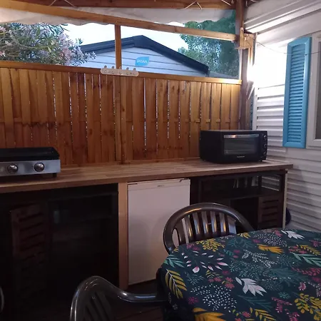 Mobil Climatise Avec Terrasse Dans L'escale, Calme, A 20 Mn A Pied De La