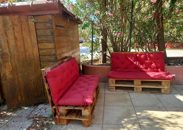 Mobil Climatise Avec Terrasse Dans L'escale, Calme, A 20 Mn A Pied De La Кемпинг Агд