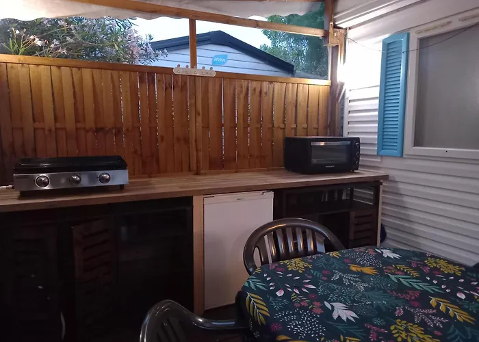 Mobil Climatise Avec Terrasse Dans L'escale, Calme, A 20 Mn A Pied De La