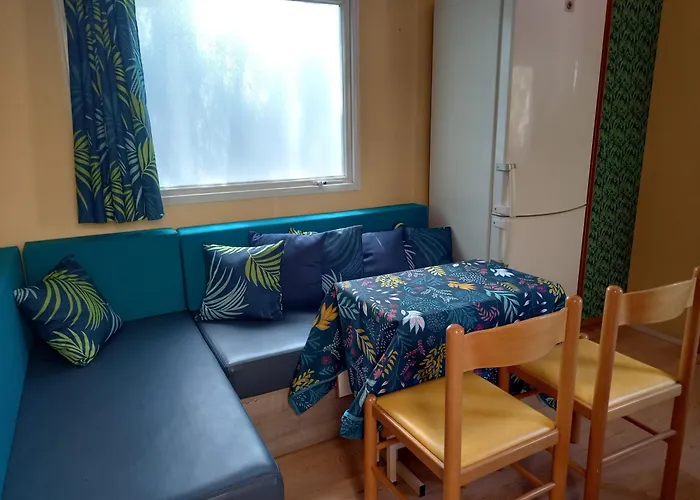 Mobil Climatise Avec Terrasse Dans L'escale, Calme, A 20 Mn A Pied De La