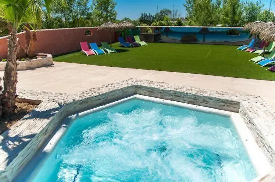 Кемпинг Mobil Climatise Avec Terrasse Dans L'escale, Calme, A 20 Mn A Pied De La Агд