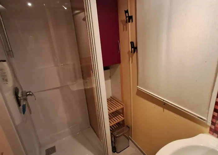 Mobil Climatise Avec Terrasse Dans L'escale, Calme, A 20 Mn A Pied De La *