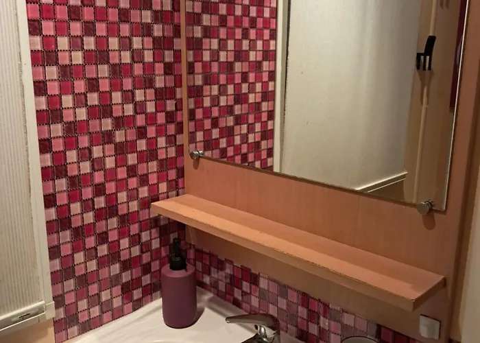 Mobil Climatise Avec Terrasse Dans L'escale, Calme, A 20 Mn A Pied De La * Агд